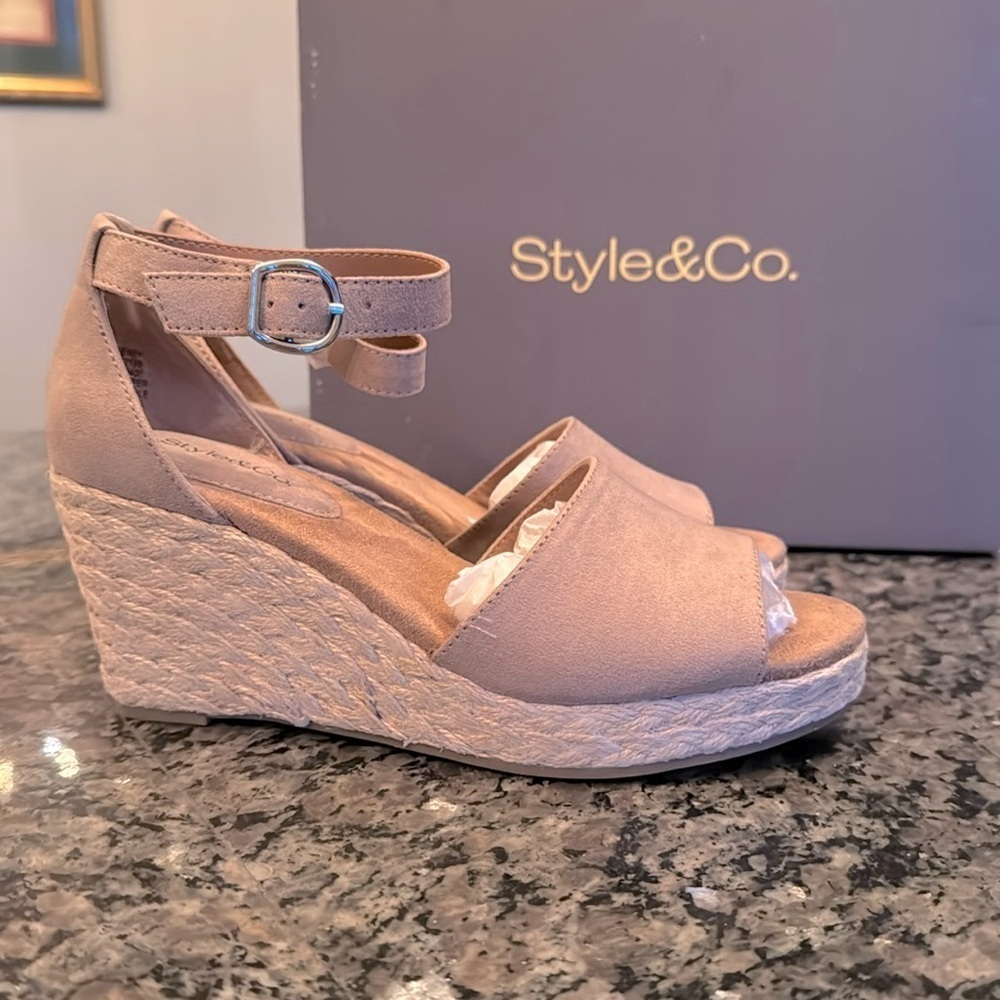 Style & Co seleeney light taupe espadrilles wedge open toe sandals NIB 6